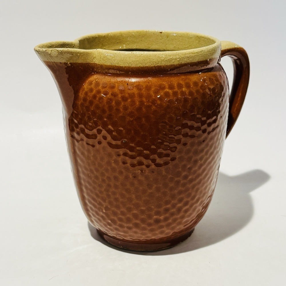 Vintage Watt‎ Pottery Stoneware Pitcher 7"  Tan & Burnt Orange Textured 1950's - Picture 2 of 13